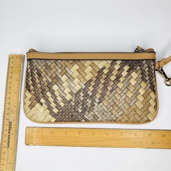 NINE WEST Woven Leather Wristlet Tan Wallet Coins Cards Money Bag Zip Gold Logo - Picture 2 of 6